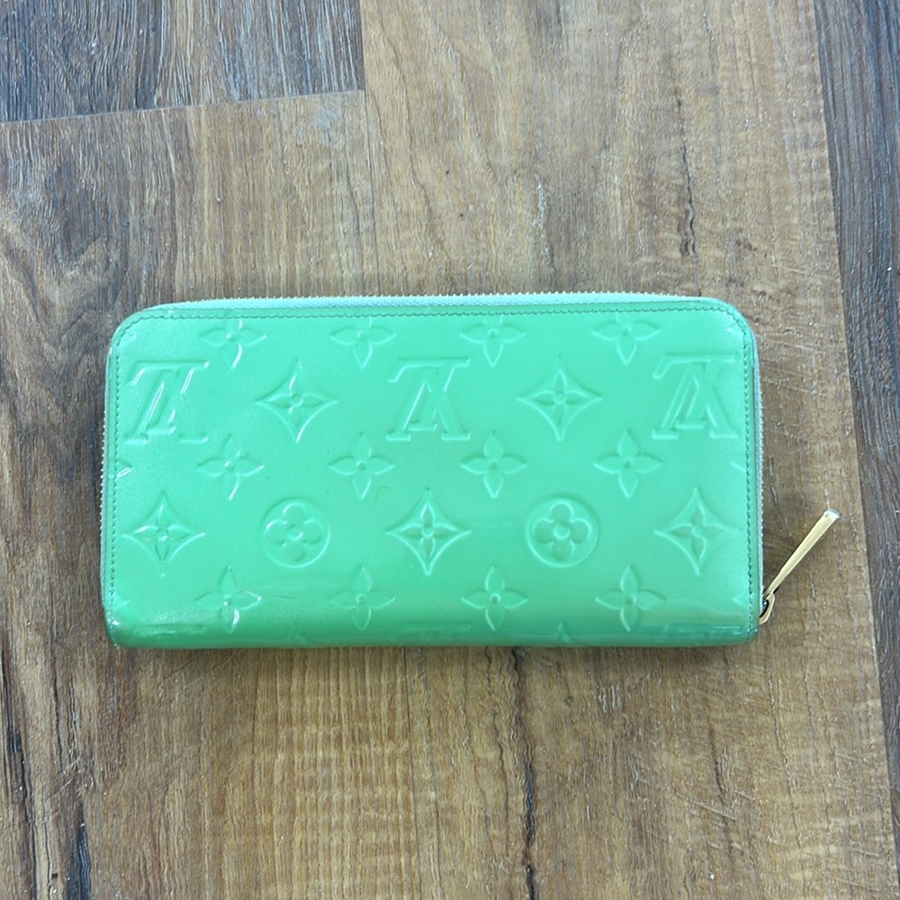 Green Louis Vuitton zip wallet
